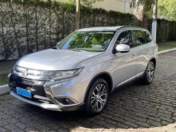 MITSUBISHI OUTLANDER 3.0 GT 4X4 V6 24V GASOLINA 4P AUTOMÁTICO